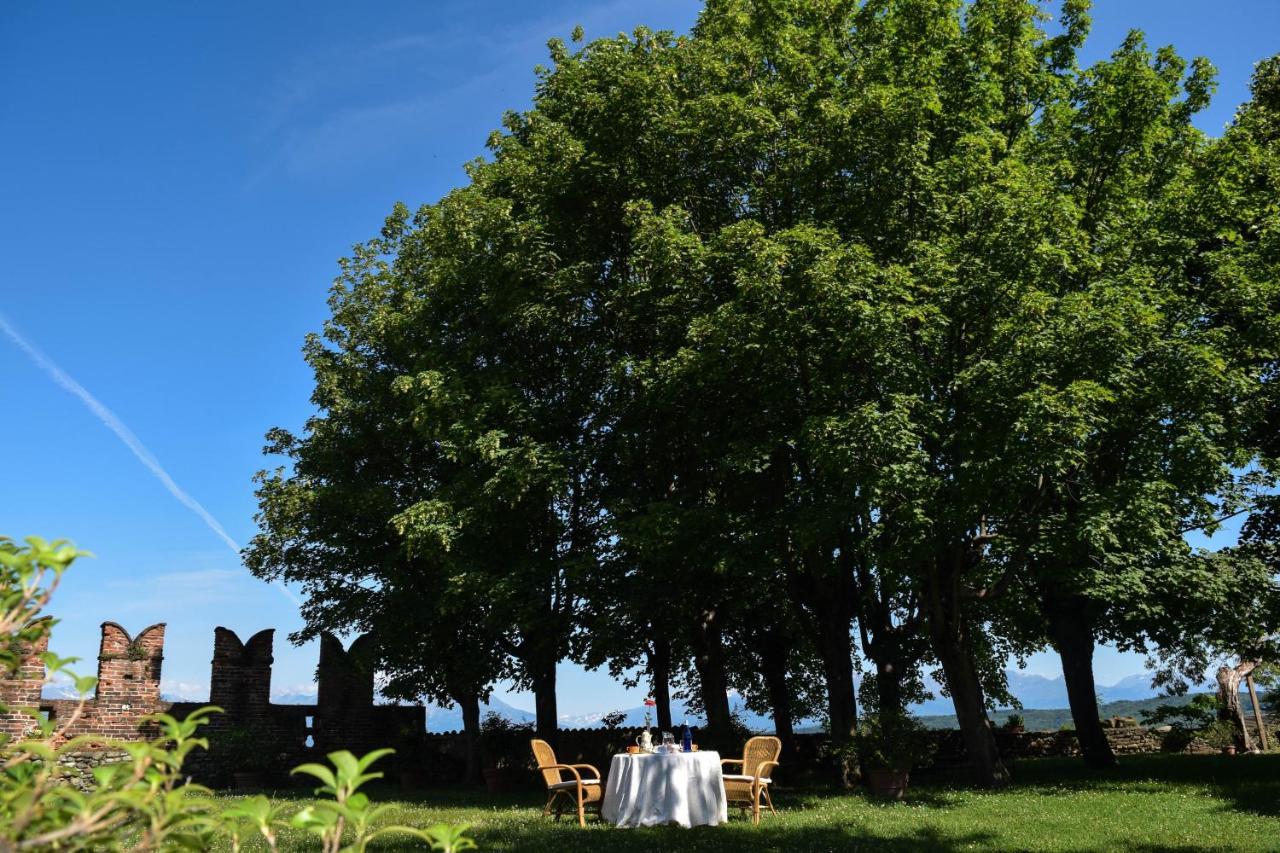 B&B Castello Di Moncrivello Exteriör bild